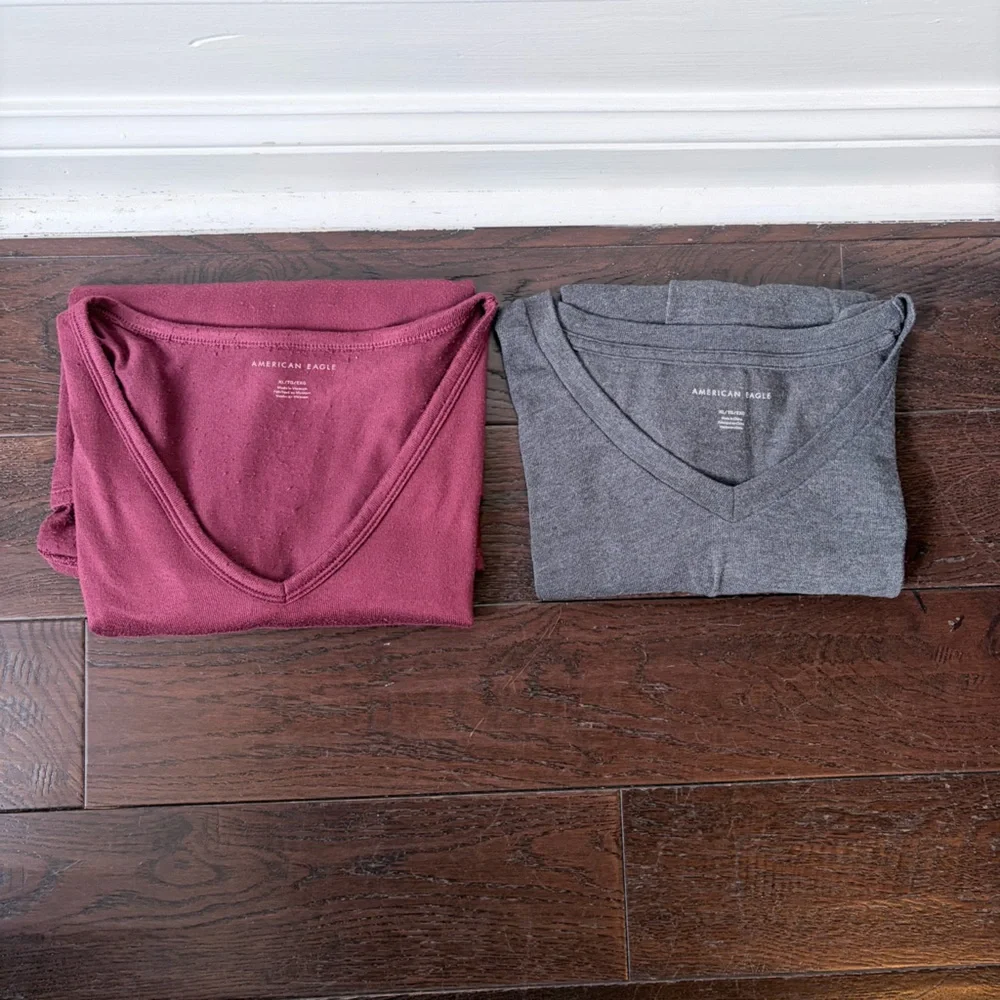 Set of Two American Eagle Size XL Long Sleeve V-Neck Tops - Picture 1 of 7